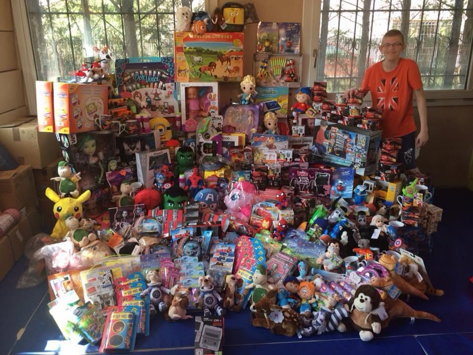Jouets réunis pour le Père Noël du lundi